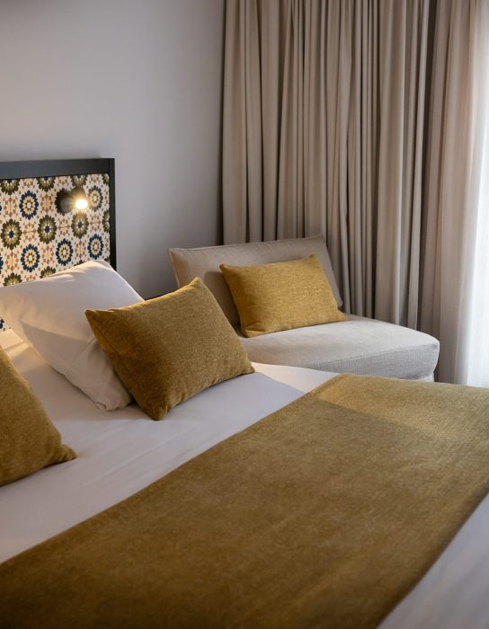 Le-Saint-Nicolas-Hotel-La-Rochelle-Chambre-Privilege-Balcon (1) Le-Saint-Nicolas-Hotel-La-Rochelle-Chambre-Privilege-Balcon (1)